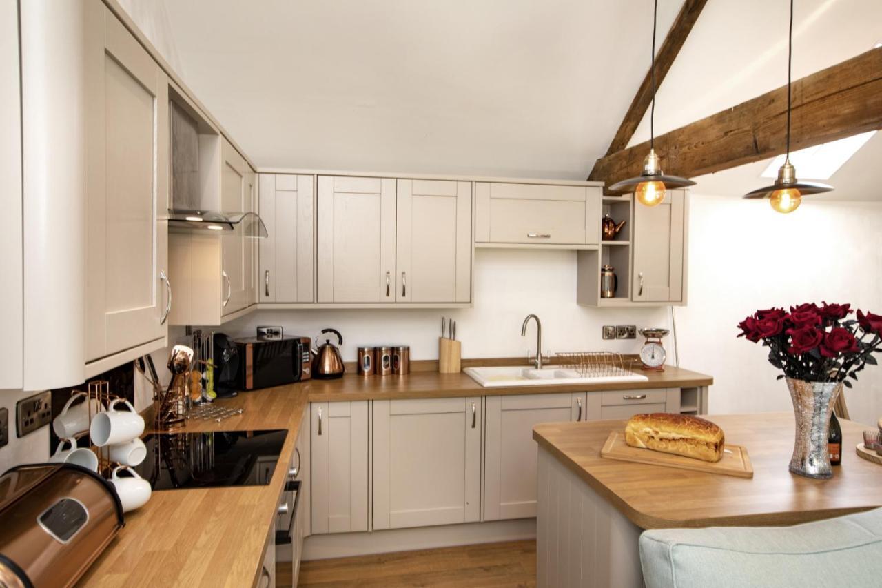 Thirley Cotes Farm Cottages Скарборо Экстерьер фото