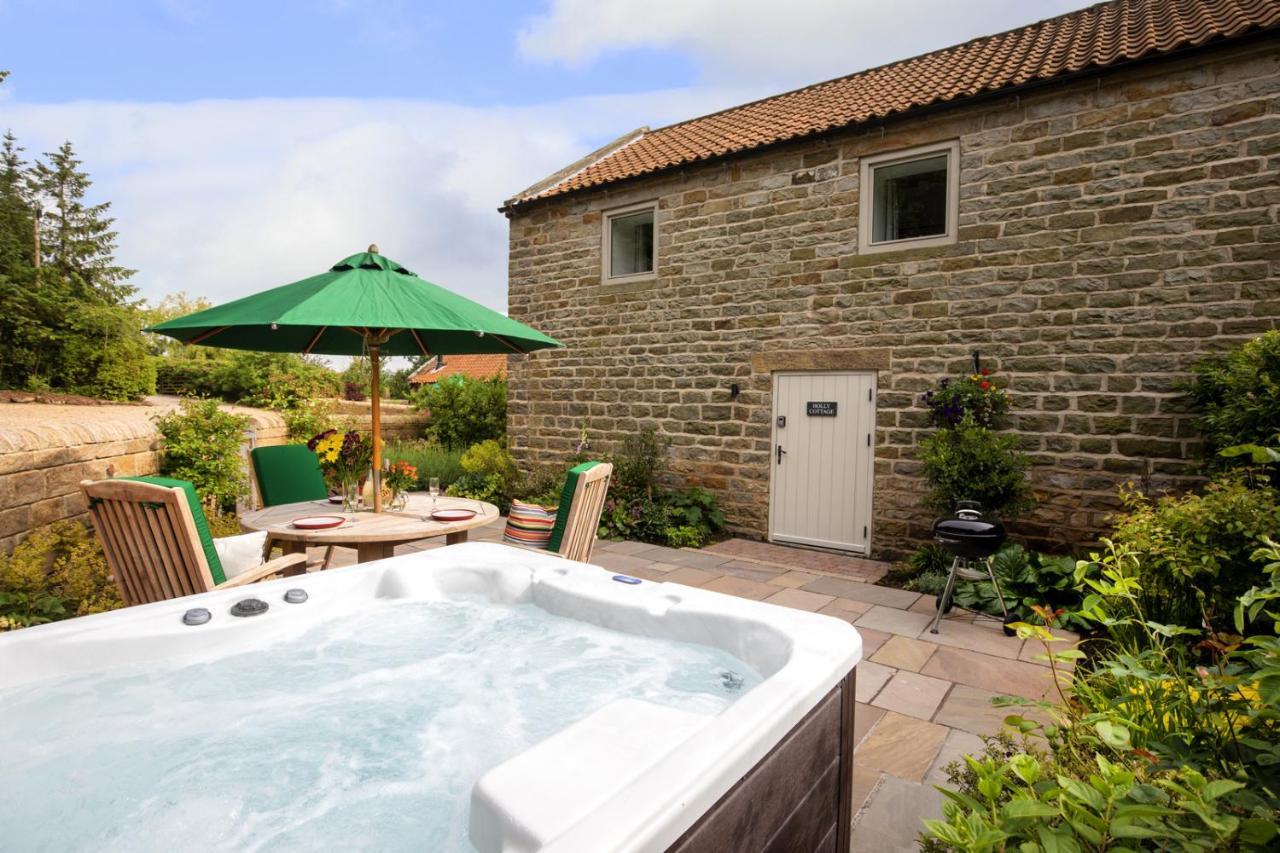 Thirley Cotes Farm Cottages Скарборо Экстерьер фото