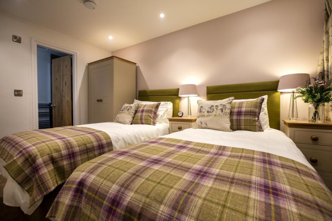 Thirley Cotes Farm Cottages Скарборо Экстерьер фото